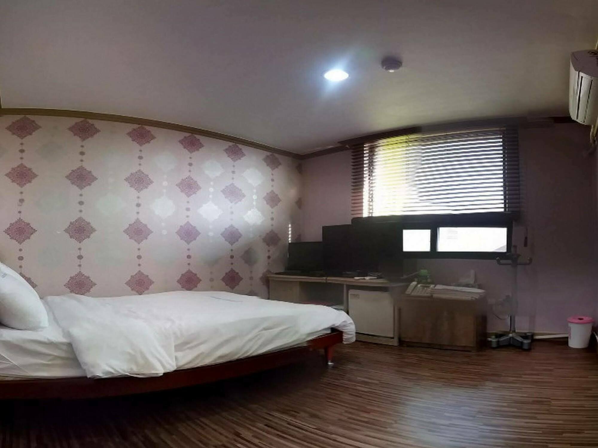 Queen Motel Andong Ngoại thất bức ảnh